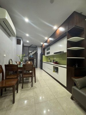 bán nhà riêng khu phân lô nguyễn đình hoàn, 8,5 tỷ, 30 m2 - 5 tầng,