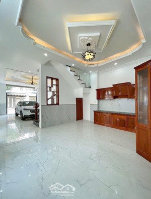 bán biẹt thự mới 100% kdc nam nhà vị trí 2 mặt tiền oto đậu trong nhà giá chính chủ