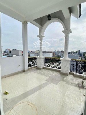 mặt tiền đường số phường long trường, nhà 4 tầng, 133m2 (ngang 7m), giá chỉ 9 tỷ