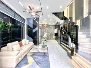 oto đỗ cửa, nhà phố đàm quang trung, long biên 36m2 x 5tầng nhỉnh 6tỷ có thương lượng