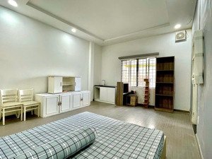 cho thuê phòng mới - rộng gần 30m2 - full nội thất