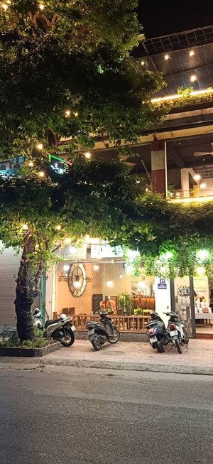 cho thuê mặt bằng nguyễn đình thi mặt hồ tây 5 tầng , mt: 7m phù hợp cafe bisco , nhà hàng