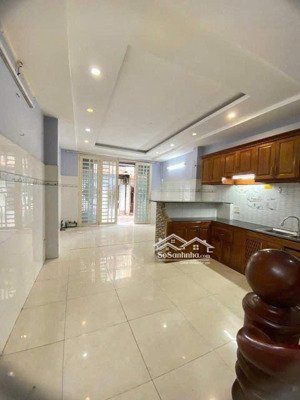 nhà 3 tầng 5 phòng. dương bá trạc q8