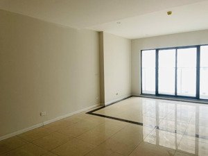 cho thuê căn hộ 2 ngủ, đồ cơ bản, ở ngay, hpc landmark 105. lh: 