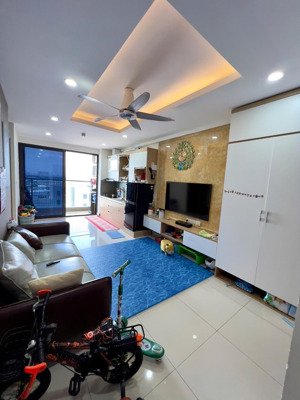 chính chủ cần bán căn hộ thương mại siêu đẹp 48m2 tầng đẹp,hướng mát,view cầu nhật tân chung cư ct4