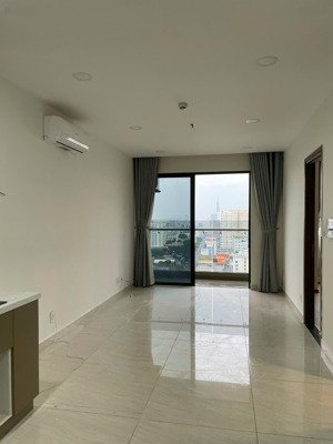 bán căn hộ cc park legend , 60m2, 2pn, 1wc , view thoáng ban công rộng , giá 5ty5 , lh 