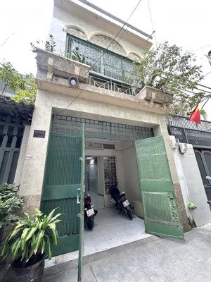 66m2 - 7,7 tỷ - thích quảng đức - phú nhuận - đơn giá 117tr/m2 - 2 lầu - hẻm rộng