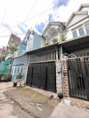 chủ gởi bán nhà 1 trệt 1 lầu. dt: 74m2 (hoàn công) đường xe hơi. phường biên hoà. giá chỉ 2,8 tỷ