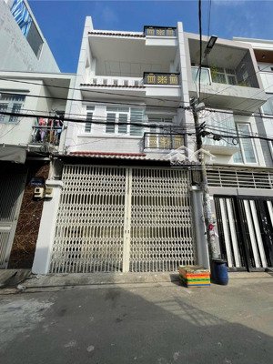 ngay bệnh viện quận bình tân_nhà 3 tầng mới_ngag to 5m dài 14m_hẻm nhựa xe tải 8m thông_chỉ hơn 5tỷ