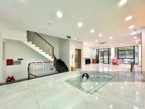 cho thuê (trệt + lầu) 7x20m ~ 200m2 - đối diện công viên coffee, thang máy, hầm xe, làm việc 24/24