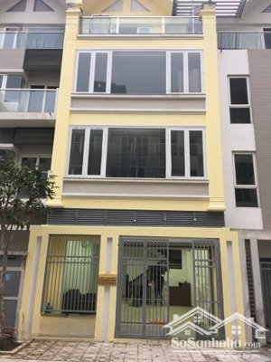 cho thuê nhà lô góc khu đô thị a10 nam trung yên,diện tích 80m * 4 tầng,chia phòng,giá 45 triệu