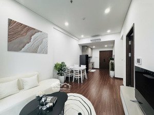 chủ nhà gửi bán - căn 2n full đồ như ảnh toà h1 tầng trung, căn góc view đẹp 61.5m2, giá bán 4tỷ330