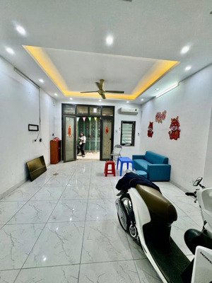 siêu phẩm đường láng - 38m2 x 5 tầng - gần ngoại thương - ngõ rộng, giao thông thuận tiện - 9.6 tỷ