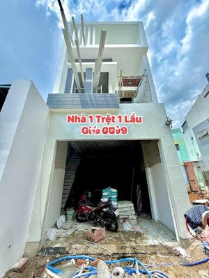 nhà 1 trệt 1 lầu. dt: 87m2 (hoàn công) vị trí 2 đường nguyễn văn hoa p. thống nhất. giá chỉ 3,9 tỷ