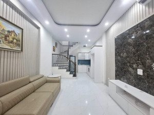 bán nhà 5 tầng mới toanh giang biên,cách oto 15m gần hồ,chợ quán tình giá hơn 5 tỷ