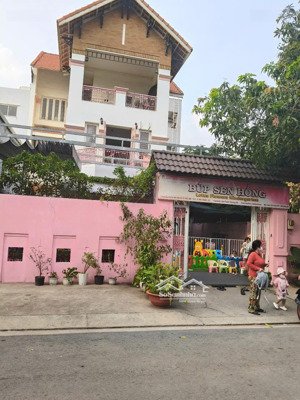 biệt thự 3 tầng 13x21m mặt tiền đường khu dân cư nam hoài nam ngay chợ phú thuận quận 7