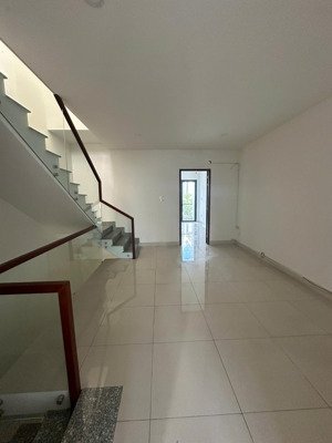 hot! chỉ 42tr/tháng nguyên căn nhà phố, không kén khách