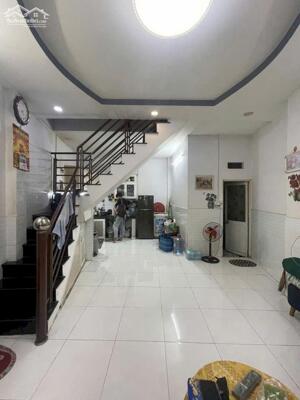 NHÀ SỔ RIÊNG ĐƯỜNG PHAN VĂN HỚN, BÀ ĐIỂM, 39M2, 2 TẦNG, 2PN, 2 WC