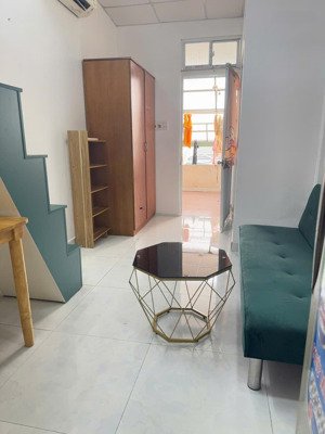 free tiền nhà! duplex ban công full nt gần cầu vượt 3/2, vạn hạnh mall, đh hsu,ueh,hufit,khtn,sp,sg