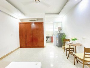 phòng thang máy 30m2 full đồ tại hoàng ngân 4tr6/tháng