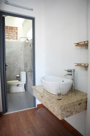 bán nhà 3 tầng đẹp mt nguyễn phẩm giá 6.8 tỷ 4.5x18=81m hướng tây