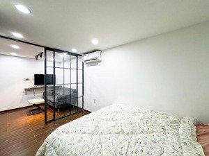 căn hộ full nt dạng 1 phòng ngủ giá tốt ngay ngã 5 cống quỳnh - trung tâm quận 1