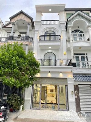 chỉ 11 tỷ 900 triệu bạn sở hữu căn nhà 4*22m - 2 mặt tiền trên đường dương quảng hàm.