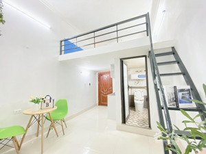 phòng gác xép thang máy full đồ 44 trần thái tông chỉ 3tr95/tháng
