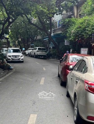 chính chủ bán nhà đỗ hành, hai bà trưng, dt 141m2, mặt tiền 7m, vỉa hè rộng lh 