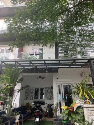 nhà đẹp trong kdc valencia, 3lầu 4pn full nội thất, đường oto, gần nguyễn duy trinh q9