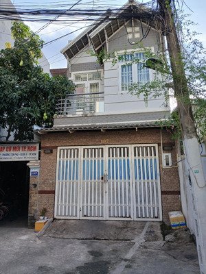 aaa. chính chủ cần bán nhà hxh cách mt nguyễn thị thập p. tân phú q7