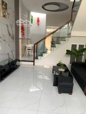 vị trí siêu đỉnh - nhà siêu đẹp - sát cạnh vincom lê văn việt - hiệp phú