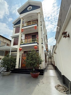 bán nhà mặt tiền đường ngay đỗ xuân hợp, quận 9_ 350m2_3 tầng, ngang 10m_kinh doanh_chỉ 97 triệu/m