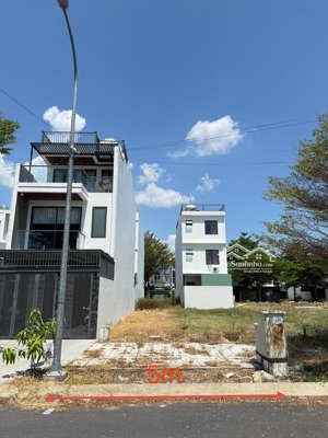 bán nhanh lô đất đường số 35 rộng 27m kđt mỹ gia giá rẻ nhất thị trường 47.5tr/m2 bao tiền ép cọc.
