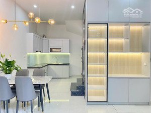 bán nhà trịnh văn bô 5 tầng, dân xây, ô tô đỗ cổng, bãi xe trước nhà, 2 thoáng nhỉnh 6 tỷ