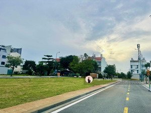 chính chủ bán nền góc 2mt siêu đẹp 10x20 m ngay chùa đông hưng - kế global city, q2 chỉ 215tr/m2