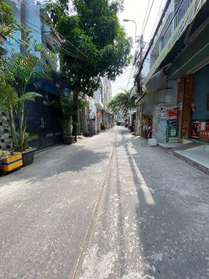 nhà 4 tầng kiên cố (4x17m) hẻm 7m thông-gần chợ bình long giáp tân phú nhỉnh 6 tỷ shr chính chủ