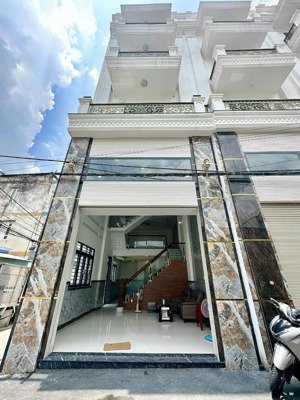 cho thuê nhà đẹp 1 trệt 3 lầu góc 2 mặt tiền trung tâm biên hoà