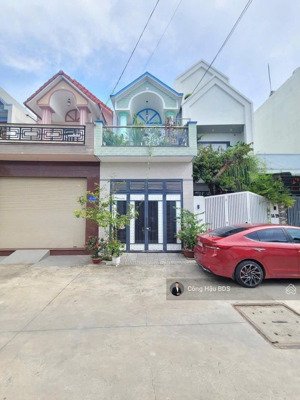 bán nhà 2 tầng xây dựng kiên cố. kdc vip p. đông hoà, tp. hcm. dt: 64m2. (4x 16m), giá: 4.25 tỷ