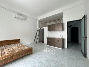 cho thuê phòng có gác 2 chỗ ngủ bancol mới tinh ngay công viên hoàng văn thụ, khu sân bay tân bình
