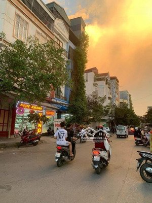 ngô thì nhậm-hà đông-chỉ hơn 20 tỷ-phân lô-mặt phố-lô góc-nhà 5 tầng-diện tích 51m2-mặt tiền 20m