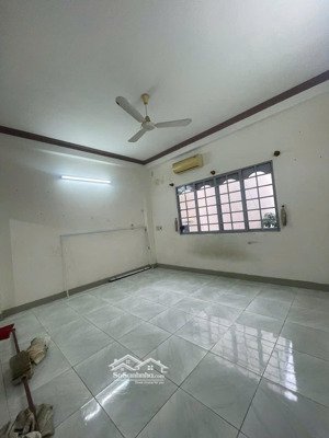 cần cho thuê nhà phố đường số 6- dương quang đông, q8. 8pn, 4wc 20tr .lh: phương