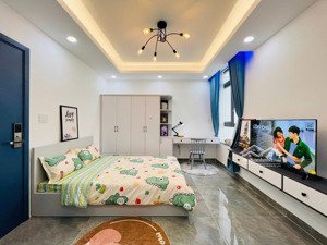 cho thuê căn hộ cửa sổ 40m2 bình thạnh gần ngã tư hàng xanh_thang máy