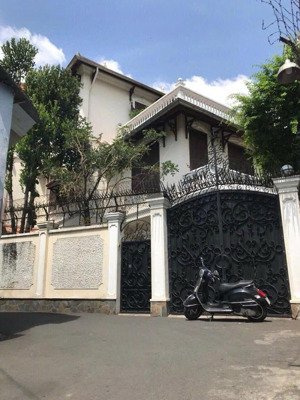 biệt thự sân vườn hồ bơi trung tâm quận 3