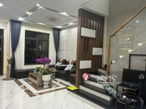 quá hót nhà phố view công viên, full nội thất đẹp (có thang máy) 19 tỷ. giá rẻ nhà đẹp nên mua ngay