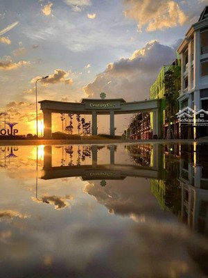 đất nền cách sân bay long thành 2.5km, thổ cư 100%, ocb cho vay 70%, ck 10-15 chỉ sjc