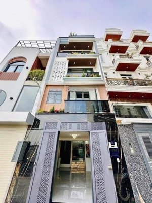 tôi bán gấp nhà gần maga mall thảo điền. 70,4m2/2tỷ980 cho thuê 24tr. trần ngọc diện- thảo điền- q2