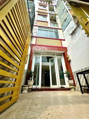 nhà đẹp, mới, cách 20m ra mặt tiền, 5 tầng ngay lê hồng phong, chủ gửi 9 tỷ. lh ngay 