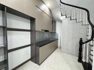 bán nhà phố lĩnh nam 30m 5 tầng 2 thoáng gần ô tô tránh giá 6.3 tỷ! nhà 30m x