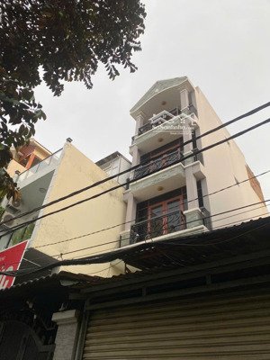 nhà 4 tấm hẻm nhựa 20m gò dầu. dt: 4x18m. giá: 9 tỷ